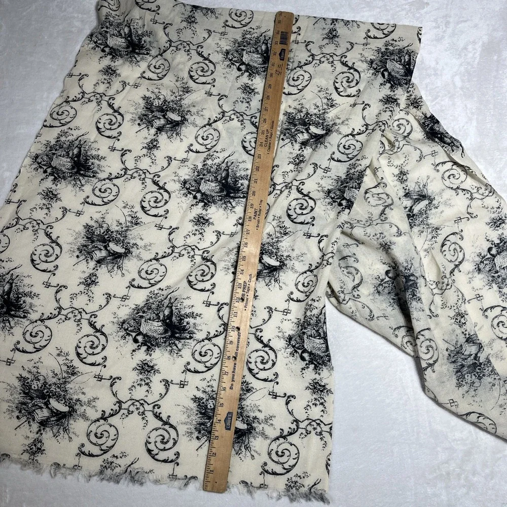J Crew VTG Scarf Womens Rabbit Paisley Flower Print  White Cream Preppy 27